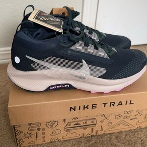 Nike Women’s Pegasus Trail 5 GTX size 8